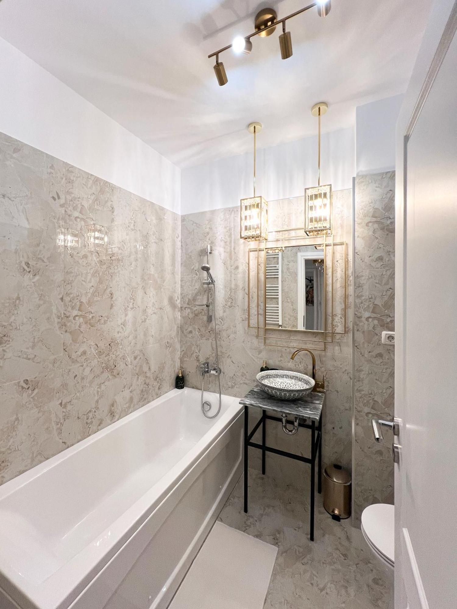 Happy Studio By Rh Living Букурещ Екстериор снимка